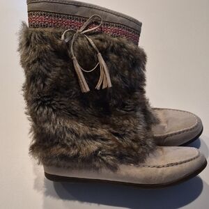 Call It Spring Tan And Brown Sz 7.5 Faux Fur Mocs